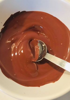 お皿一つ、レンジで簡単チョコの溶かし方-レシピのメイン写真