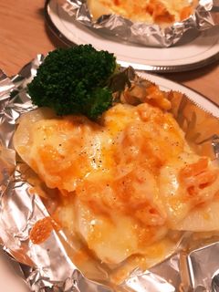 ワインに合う♪鮭とじゃがいものチーズ焼き-レシピのメイン写真