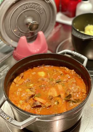 ストウブで牛すね肉のトマトシチュー-レシピのメイン写真
