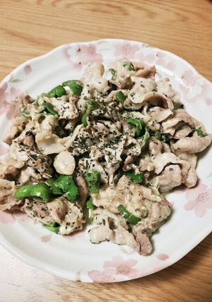 ピーマンと豚肉のマヨチーズバジル炒め-レシピのメイン写真