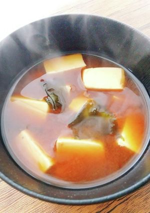我が家の定番レシピ☆豆腐とわかめの味噌汁-レシピのメイン写真