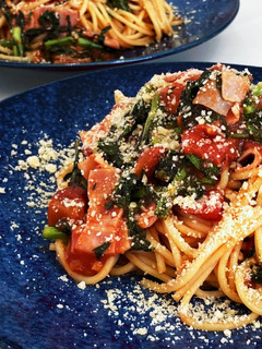 ベーコンと春菊のトマトパスタ-レシピのメイン写真