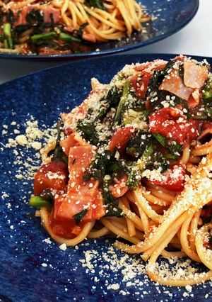 ベーコンと春菊のトマトパスタ-レシピのメイン写真
