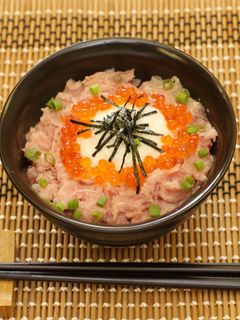 たまには贅沢に!でも簡単♪ねぎとろろ丼-レシピのメイン写真