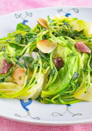 豆苗とキャベツのアンチョビ温サラダ-レシピのメイン写真