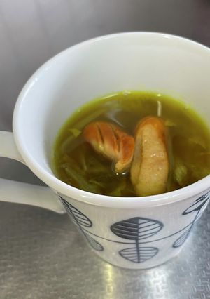 切って煮るだけ、セロリの葉のカレースープ-レシピのメイン写真