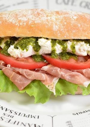 バジル香る生ハムとクリームチーズサンド-レシピのメイン写真