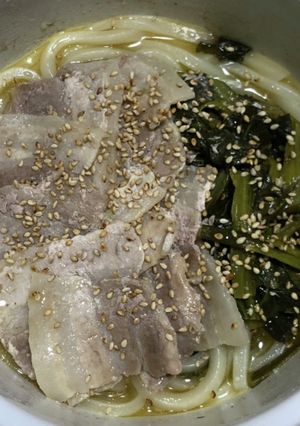 『小鍋でそのまま』小松菜の無水鍋風うどん-レシピのメイン写真