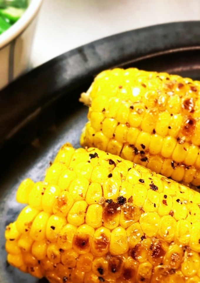 簡単一品！【胡椒風味の焼きとうもろこし】-レシピのメイン写真