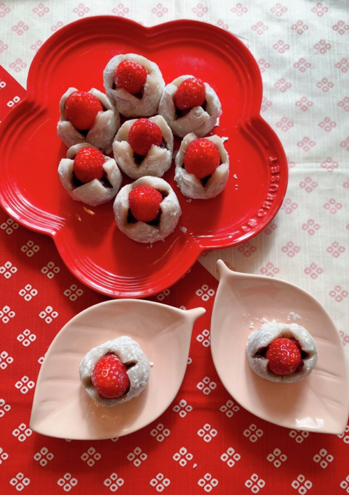 ほんのり桜風味のミニいちご大福-レシピのメイン写真