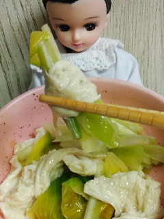 リカちゃん♡うるい湯葉をめんつゆで*.-レシピのメイン写真