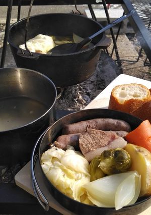 【焚火飯】イノシシと芽キャベツのポトフ-レシピのメイン写真