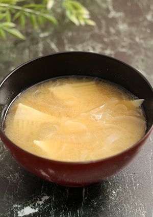 簡単！春のお味噌汁☆新玉葱と筍-レシピのメイン写真