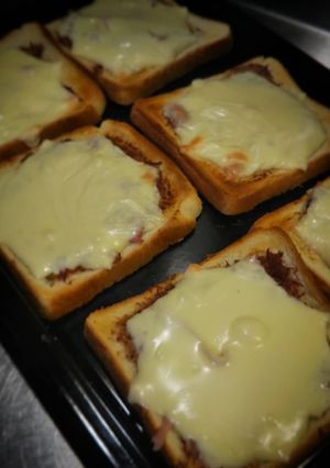 コンビーフマヨのチーズトースト(*≧∀≦-レシピのメイン写真