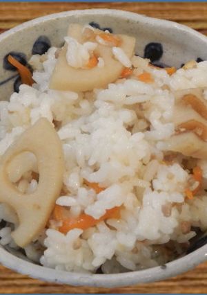 簡単給食　れんこんとそぼろのごはん-レシピのメイン写真