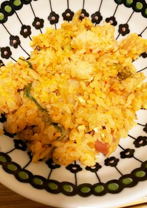 調味料ひとつで♡絶品キムチチャーハン-レシピのメイン写真