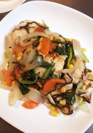 一皿で栄養も満足な、胸肉の塩昆布野菜のせ-レシピのメイン写真