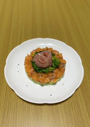 セルクルでアボカドサーモンサラダ-レシピのメイン写真