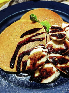 簡単!ふわふわチョコバナナパンケーキ-レシピのメイン写真