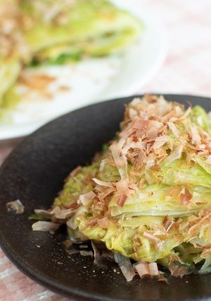 丸ごとレタスのレンジ蒸し-レシピのメイン写真