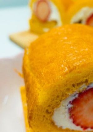 しっとりふわふわのいちごのロールケーキ-レシピのメイン写真