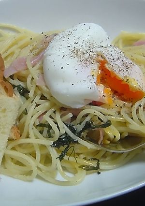 ポーチドエッグと生ハムのパスタ-レシピのメイン写真