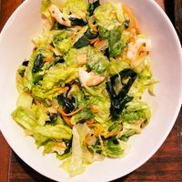 基本からアレンジまで！思わずつくりたくなる「ワカメ エビ サラダ」の
