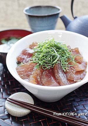 大人風味♬山葵がポイント！まぐろの漬け丼-レシピのメイン写真