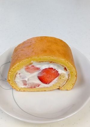 ホワイトデーにホワイトチョコロールケーキ-レシピのメイン写真