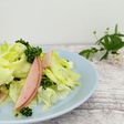 大量消費・レタスとパセリのサラダ