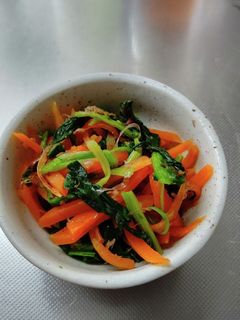 ほうれん草と人参のおかか和え-レシピのメイン写真