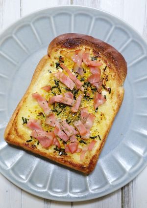 朝食に♪ベーコンとのりたまのマヨトースト-レシピのメイン写真