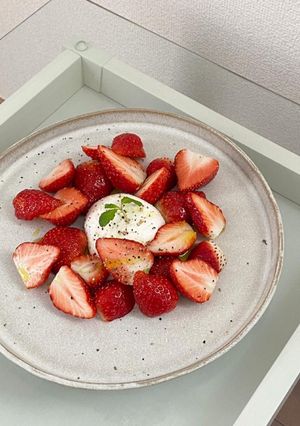 切っておくだけの苺ブッラータ-レシピのメイン写真