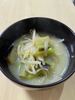 茄子ともやしの味噌汁-レシピのメイン写真