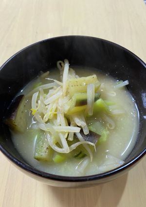 茄子ともやしの味噌汁-レシピのメイン写真