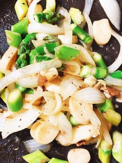 アスパラとえりんぎのレモンバター醬油炒め-レシピのメイン写真