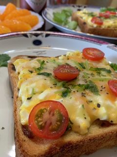 レーズンブレッドで茹で卵ピザ-レシピのメイン写真