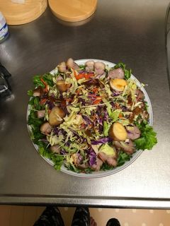 茹で卵と豚肉の煮込みのサラダ-レシピのメイン写真