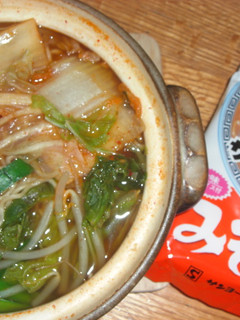 土鍋でチゲ鍋風味噌ラーメン-レシピのメイン写真