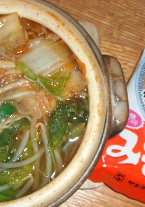 土鍋でチゲ鍋風味噌ラーメン-レシピのメイン写真