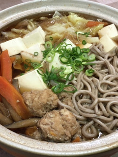☆シメはお蕎麦で!鶏つみれのごぼう鍋♪-レシピのメイン写真