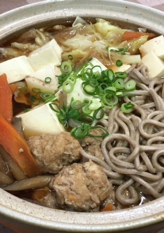 ☆シメはお蕎麦で！鶏つみれのごぼう鍋♪-レシピのメイン写真