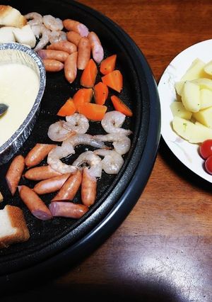 ホットプレートでチーズフォンデュ-レシピのメイン写真