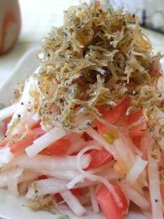 熱々ごま油で♪大根とトマトのじゃこサラダ-レシピのメイン写真