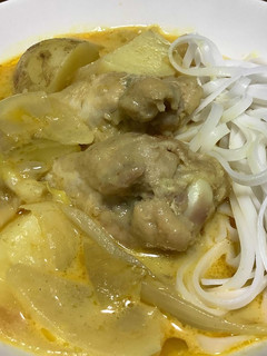 手羽元と新じゃがのイエローカレーヌードル-レシピのメイン写真