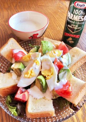 カリカリトースト入りシーザーサラダ-レシピのメイン写真