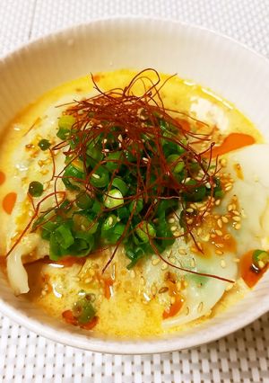 ピリ辛が美味しい！坦々スープの水餃子-レシピのメイン写真