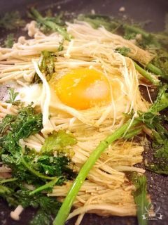 えのきと春菊の巣篭もり卵-レシピのメイン写真