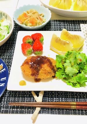 今日のおかずはコロッケ・夕飯メニュー-レシピのメイン写真