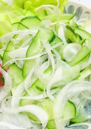 沢山食べられる新玉ねぎときゅうりのサラダ-レシピのメイン写真